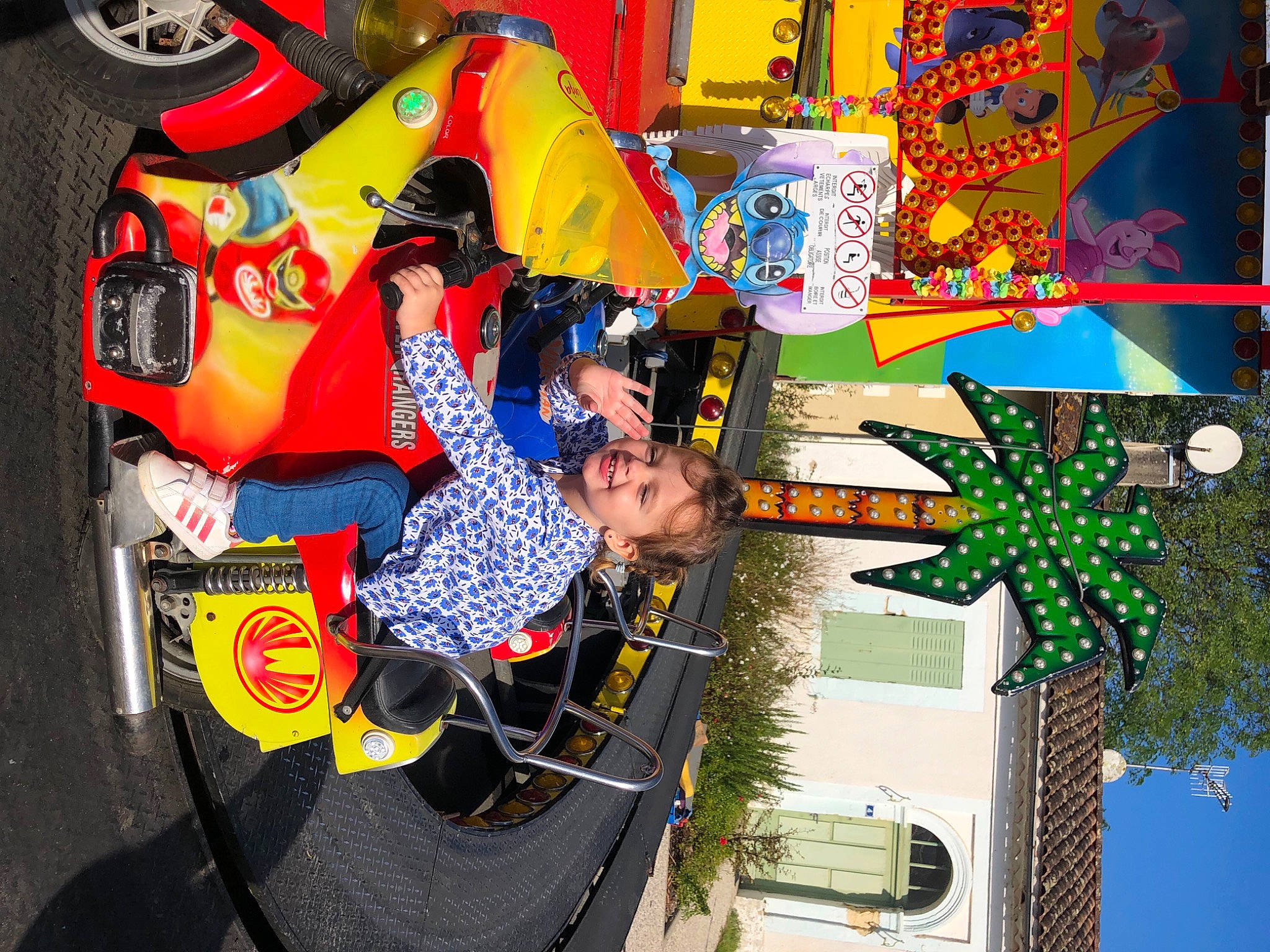 Faustine a rejoint le concours — aidez-le/la à gagner de superbes lots ! animation, art, artist, carmine, event, fiction, fictional_character, fun, games, graphic_design, graphics, illustration, joy, leisure, person, personal_protective_equipment, recreation, room, space, t_shirt