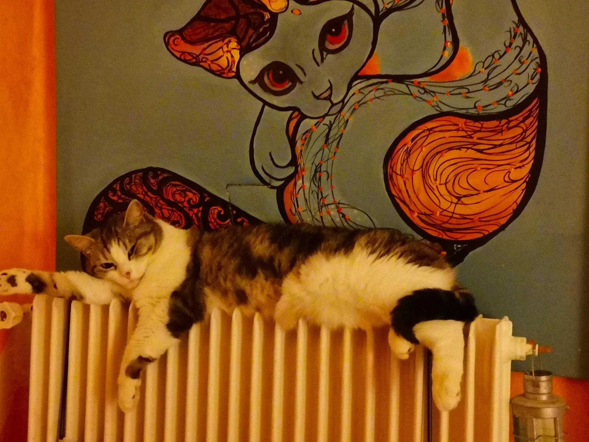 Plume participe au concours pour gagner de l'argent avec cette photo : art, carnivore, cat, cat_supply, comfort, domestic_short_haired_cat, felidae, fur, illustration, mammal, paw, room, small_to_medium_sized_cats, tail, vertebrate, visual_arts, whiskers, window, wood