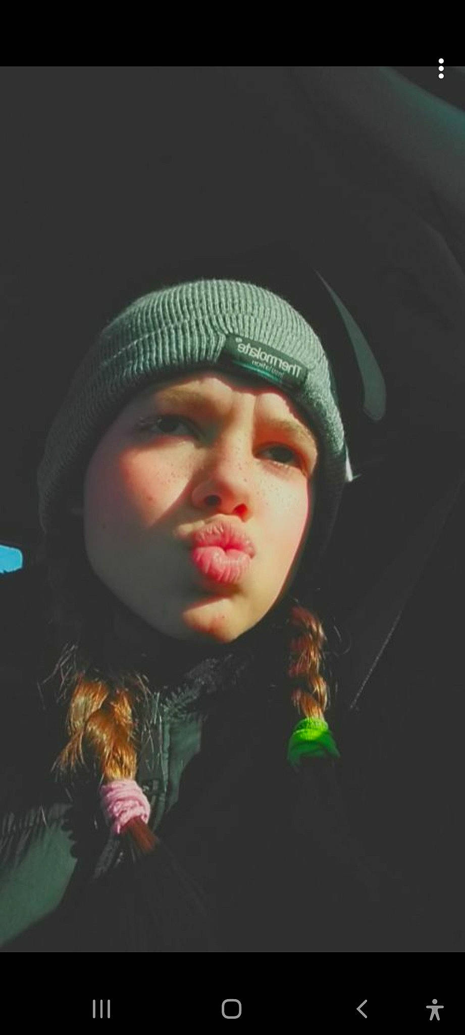 Emiliana participe au concours pour gagner de l'argent avec cette photo : audio_equipment, black_hair, cap, cheek, chin, cool, eyebrow, eyelash, eyewear, flash_photography, fun, happy, headgear, headwear, jaw, knit_cap, lip, magenta, mouth, neck