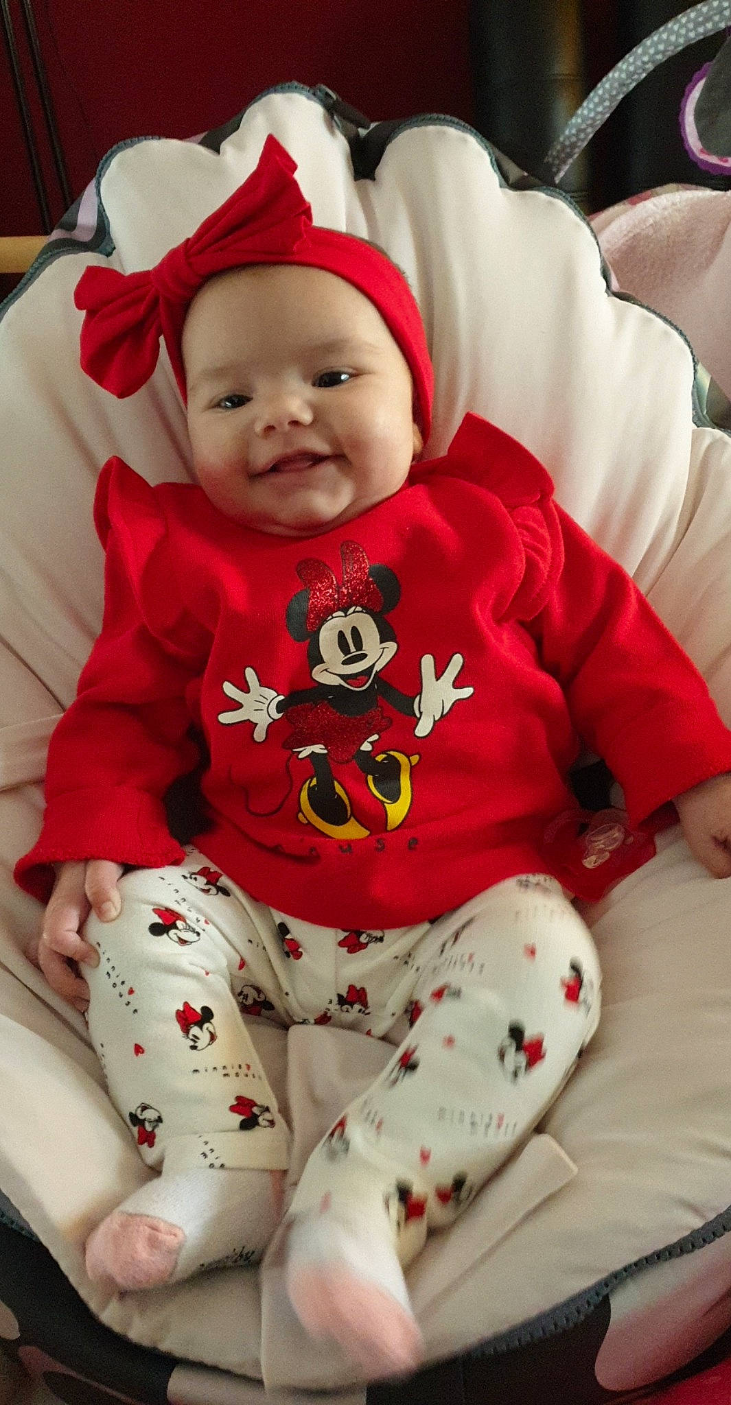 Laëliya a rejoint le concours — aidez-le/la à gagner de superbes lots ! baby, baby_toddler_clothing, child, pajamas, person, red, toddler