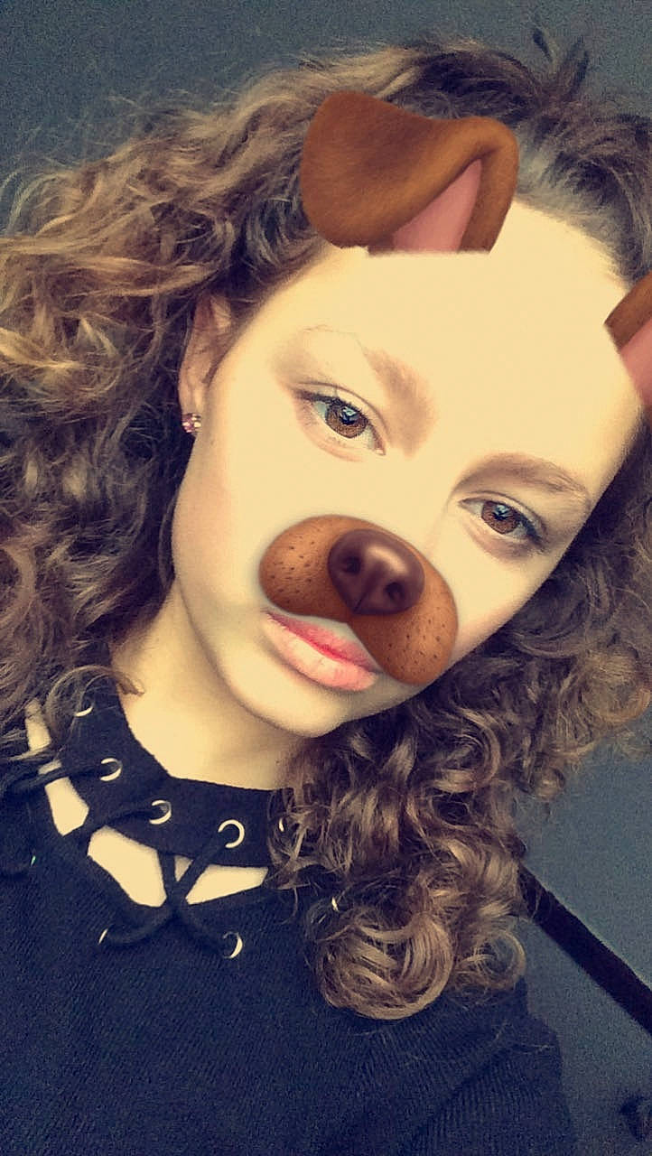 Aelia participe au concours pour gagner de l'argent avec cette photo : blond, brown_hair, cheek, chin, ear, eye, eyebrow, eyelash, face, forehead, girl, hair, hairstyle, head, human_hair_color, lip, long_hair, mouth, nose, person