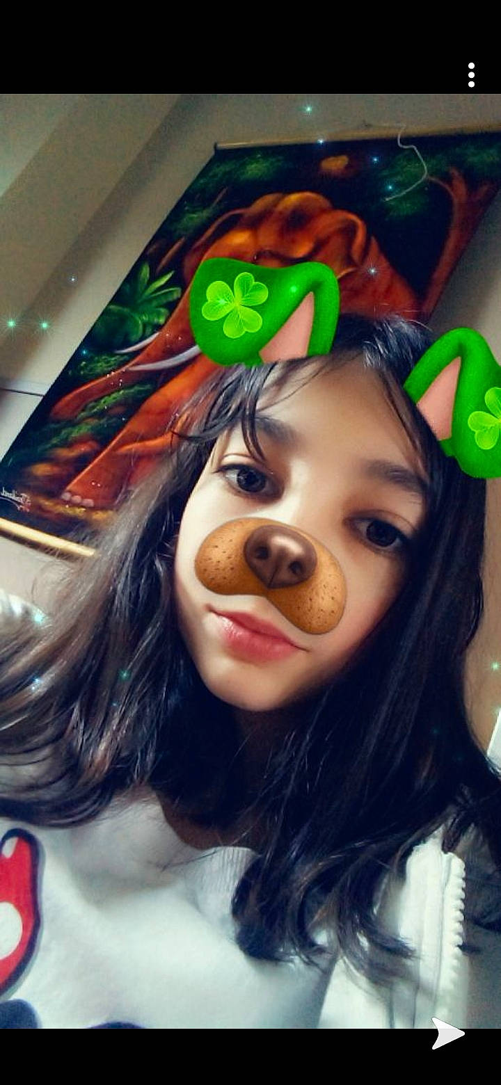 Gwenaelle participe au concours pour gagner de l'argent avec cette photo : black_hair, brown_hair, cheek, cool, ear, eye, eyebrow, face, forehead, green, hair, hairstyle, head, lip, long_hair, mouth, nose, person, photography, selfie