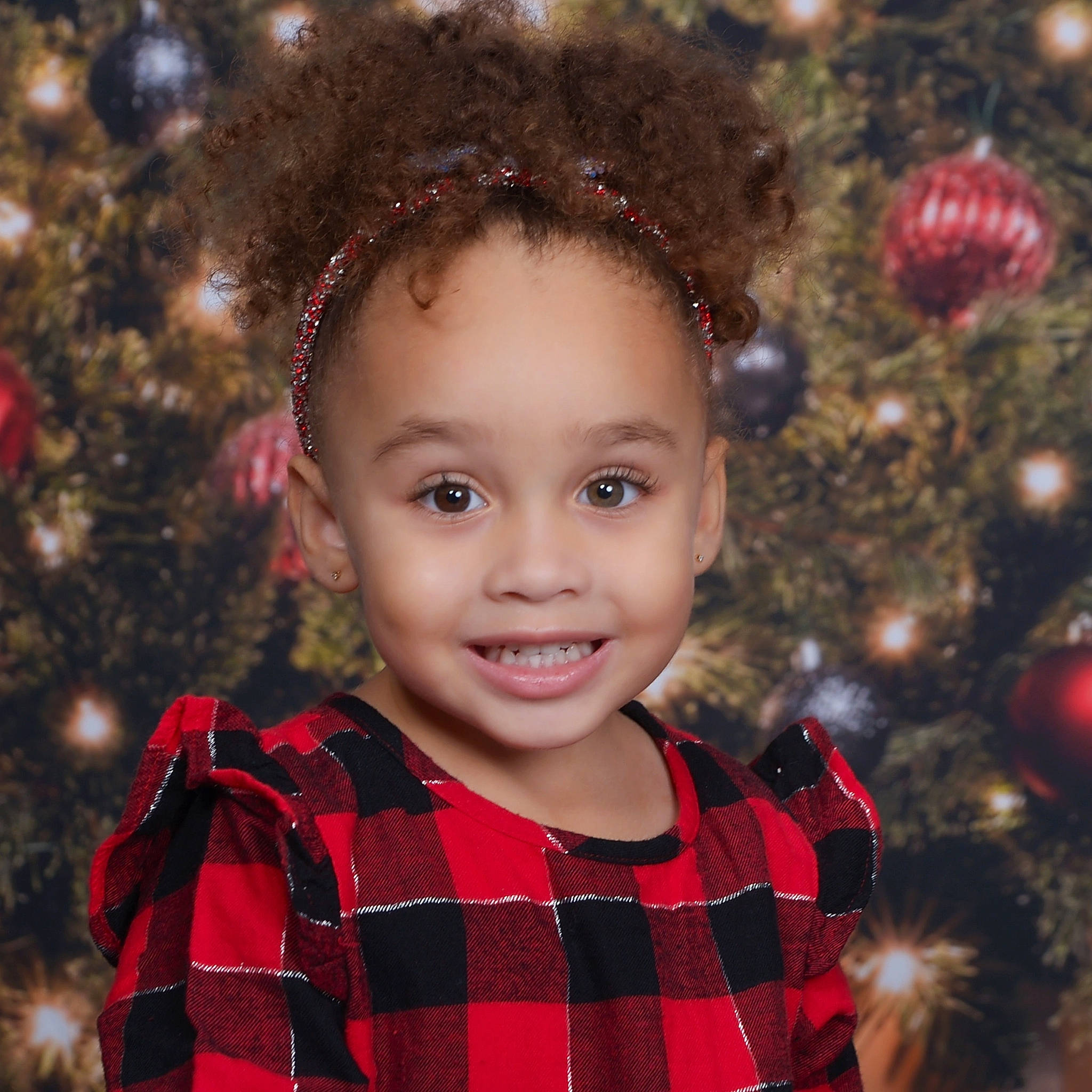 Ianna joined the competition — help win amazing prizes! beauty, christmas, christmas_decoration, christmas_ornament, christmas_tree, flash_photography, fun, happy, head, holiday, joy, light, organ, people_in_nature, person, photograph, plaid, red, smile, tartan