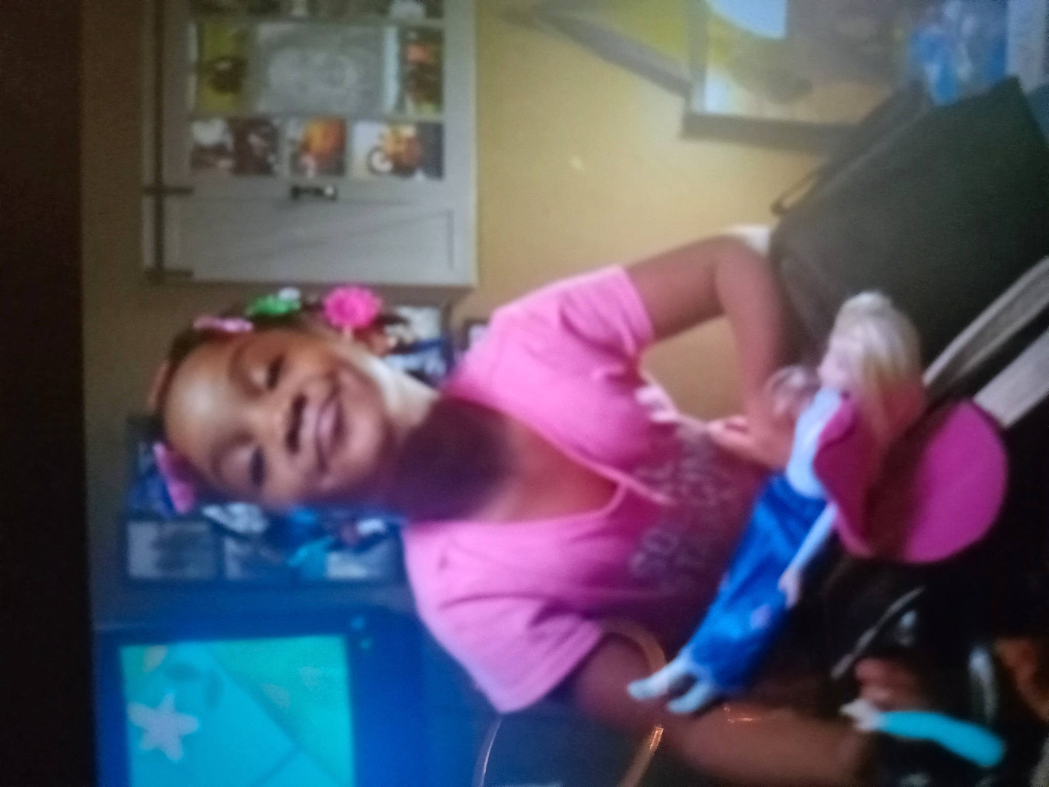 Dezzy is registered to the contest to win money with this photo: arm, black_hair, blurred, chest, elbow, eyelash, finger, fun, hairstyle, jaw, joint, knee, leisure, magenta, mouth, muscle, person, shoulder, smile, thigh