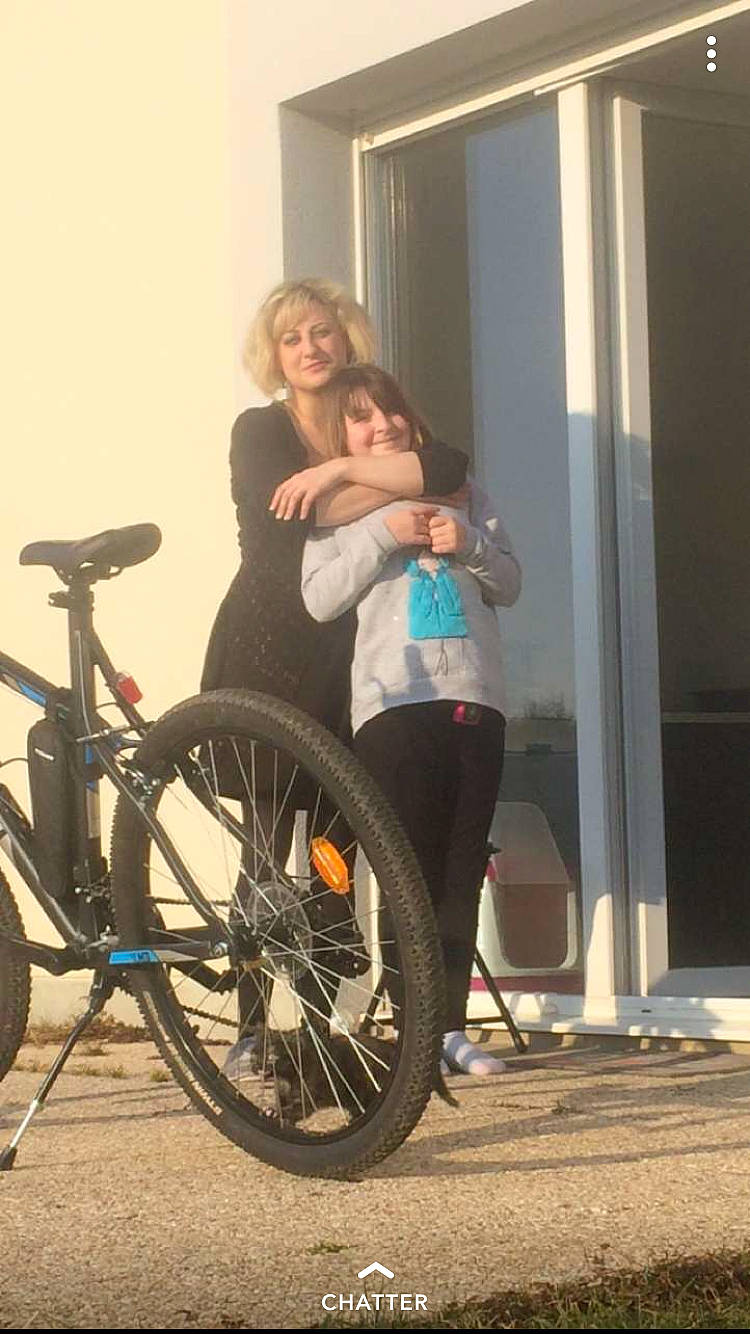 Circé a rejoint le concours — aidez-le/la à gagner de superbes lots ! automotive_tire, bicycle, bicycle_accessory, bicycle_fork, bicycle_frame, bicycle_handlebar, bicycle_part, bicycle_saddle, bicycle_tire, bicycle_wheel, bicycles_equipment_and_supplies, crankset, groupset, hub_gear, joy, person, rim, smile, sneakers, thigh