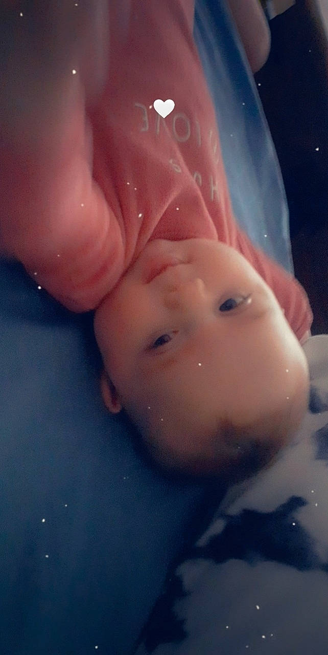 Lesia a rejoint le concours — aidez-le/la à gagner de superbes lots ! baby, bathing, cheek, chest, child, eyebrow, eyelash, finger, fun, gesture, human_body, iris, jaw, lip, mouth, nail, nose, person, plastic, thumb