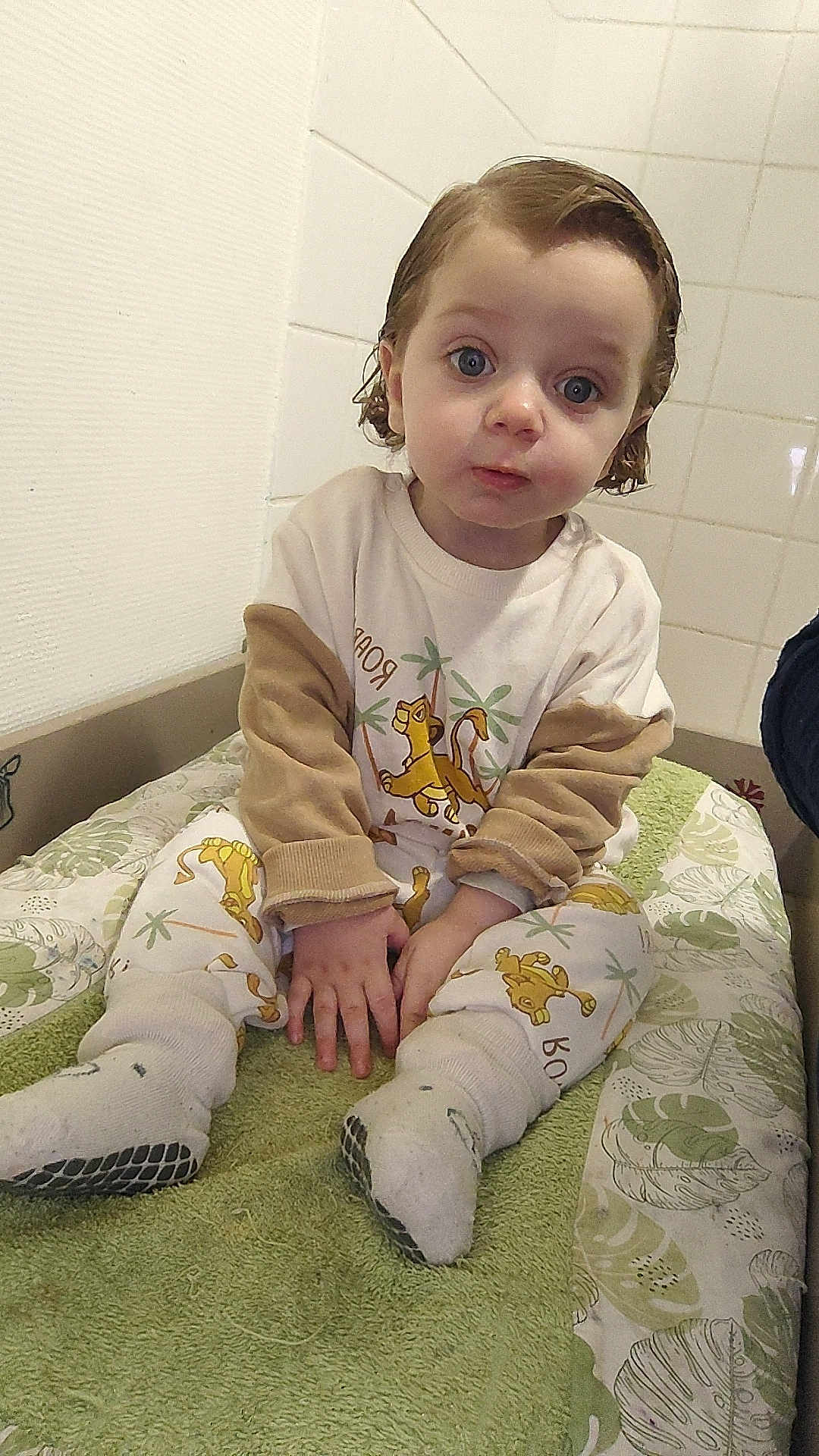 Kenan participe au concours pour gagner de l'argent avec cette photo : baby, bed, bedroom, bodypart, clothing, couch, cushion, face, finger, furniture, hand, head, homedecor, hosiery, indoors, person, photography, portrait, sitting, sock