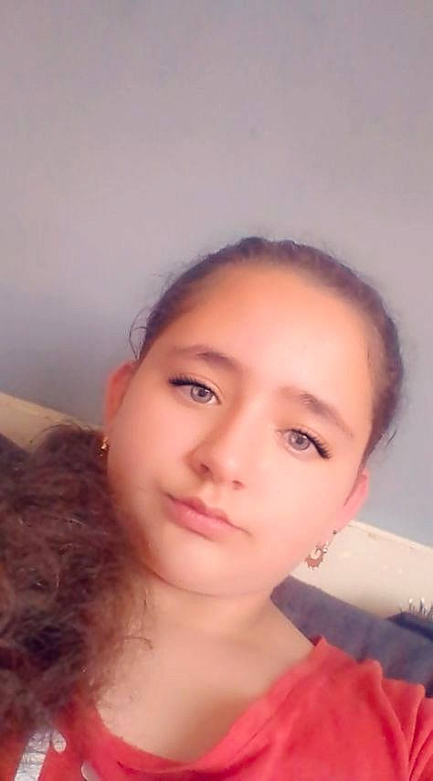 Mylena a rejoint le concours — aidez-le/la à gagner de superbes lots ! beauty, black_hair, cheek, chin, eye, eyebrow, face, forehead, hair, hairstyle, head, jaw, lady, lip, long_hair, mouth, neck, nose, person, selfie