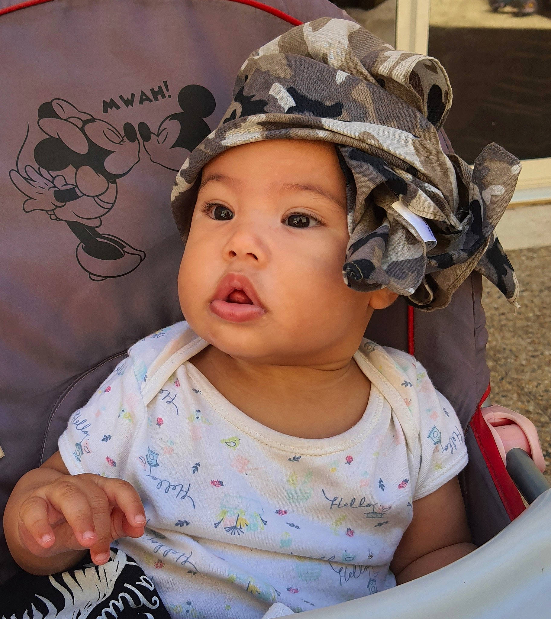 Vaehina a rejoint le concours — aidez-le/la à gagner de superbes lots ! baby, baby_toddler_clothing, cool, costume_hat, ear, eyebrow, eyelash, fun, hairstyle, happy, hat, headgear, headpiece, headwear, helmet, lip, person, pink, skin, sleeve