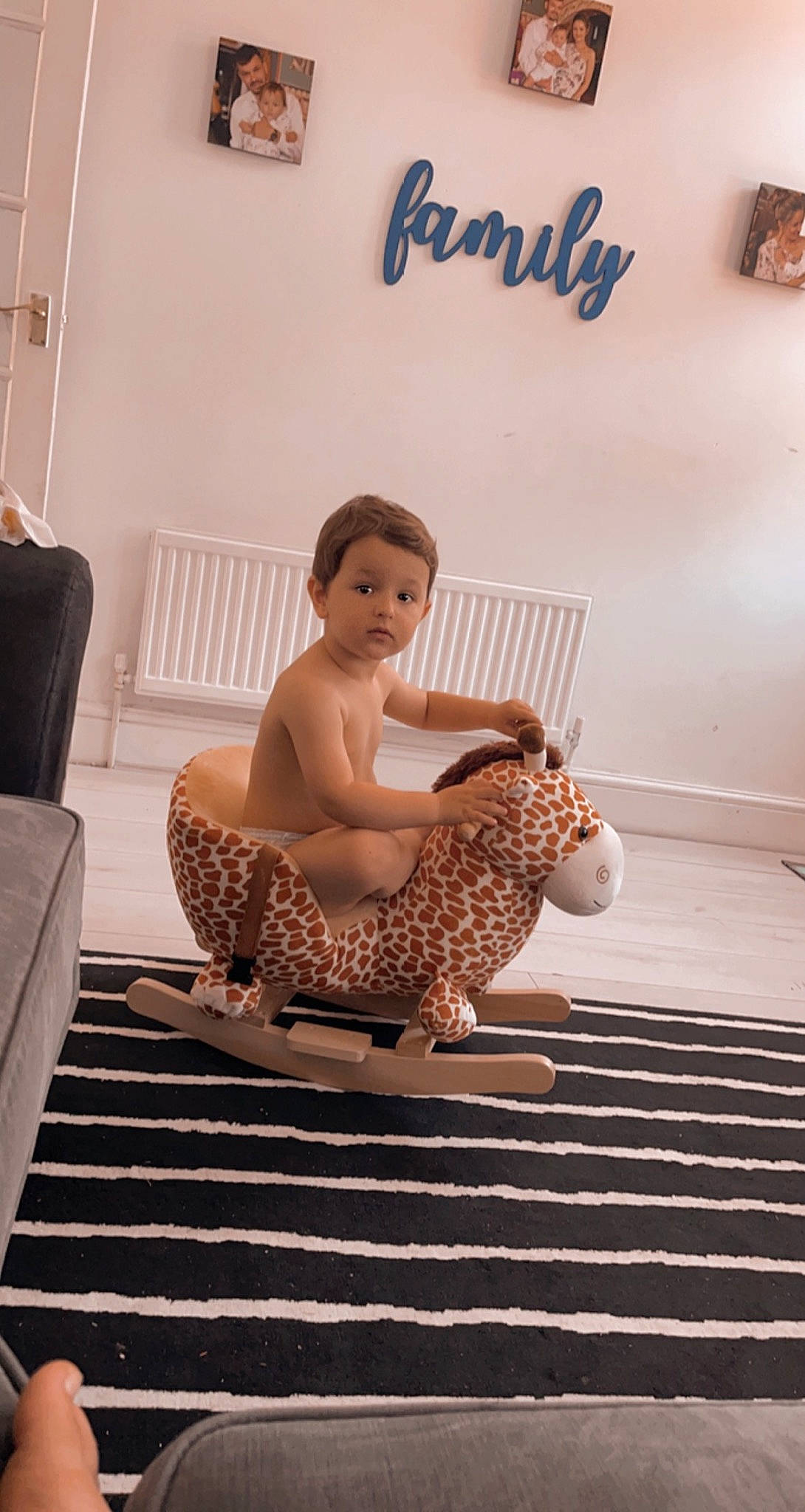 Matei is registered to the contest to win money with this photo: abdomen, barefoot, chair, comfort, elbow, flash_photography, floor, flooring, foot, hairstyle, happy, human_leg, knee, leg, leisure, neck, person, shoulder, thigh, waist