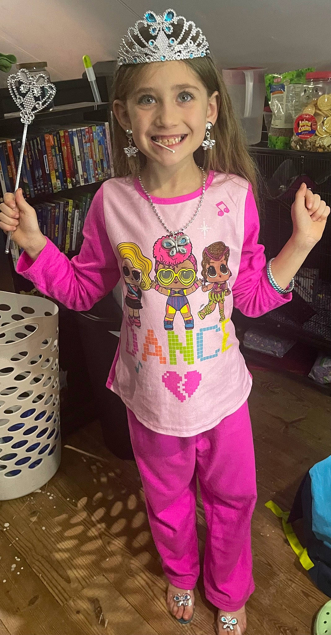 Mckenzie is registered to the contest to win money with this photo: baby_toddler_clothing, beauty, child, facial_expression, fashion_accessory, fun, hairstyle, happy, head, headwear, joy, magenta, pattern, people, person, pink, purple, sleeve, smile, standing