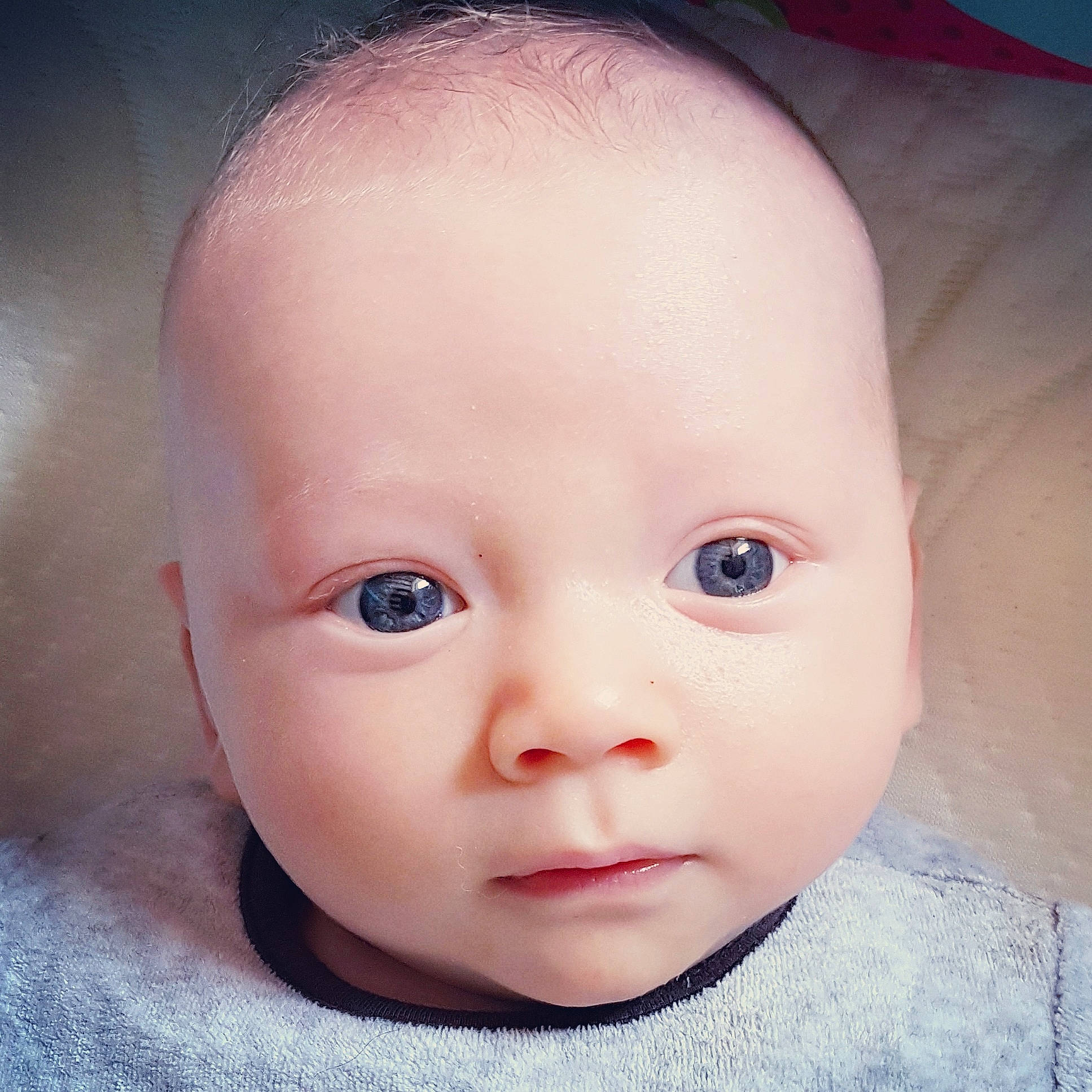 Arsène a rejoint le concours — aidez-le/la à gagner de superbes lots ! baby, baby_making_funny_faces, cheek, child, chin, close_up, ear, eye, eyebrow, eyelash, face, forehead, head, iris, lip, mouth, nose, person, portrait_photography, skin