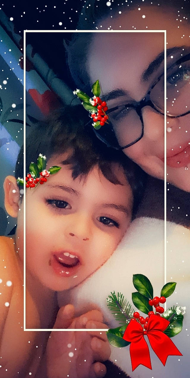 Clayton participe au concours pour gagner de l'argent avec cette photo : adaptation, beauty, black_hair, botany, eye, eyebrow, eyelash, face, flash_photography, flower, happy, leaf, lip, lipstick, people_in_nature, person, petal, photograph, plant, red