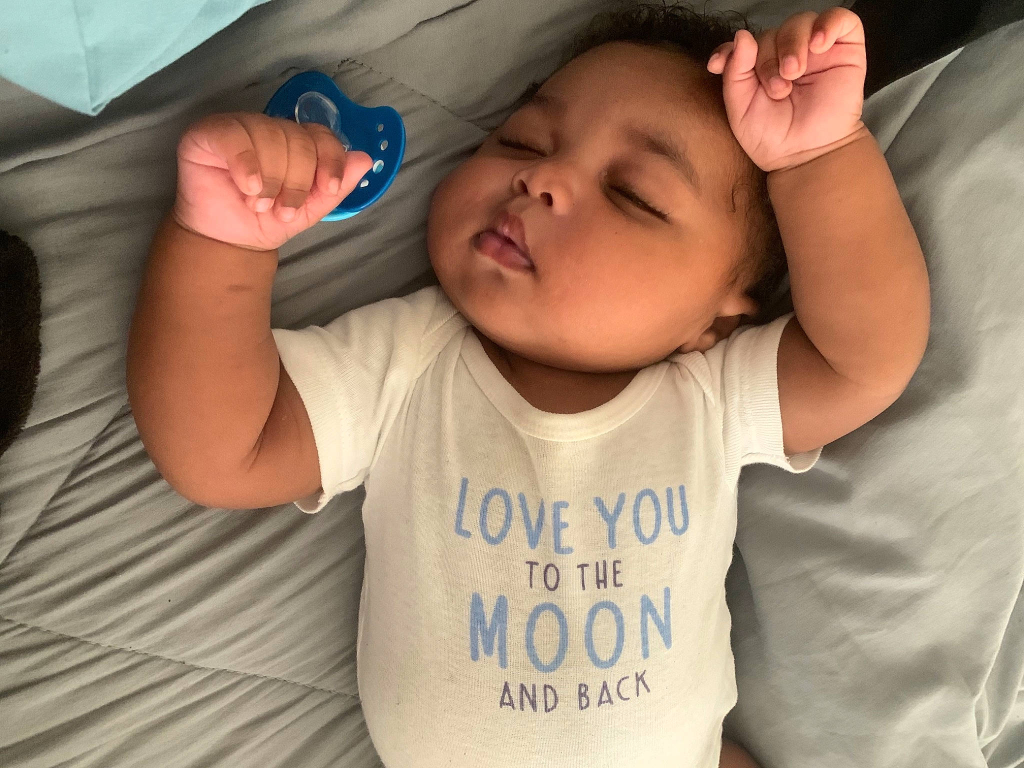 Noah is registered to the contest to win money with this photo: arm, cheek, chin, comfort, eye, eyebrow, face, forehead, hairstyle, hand, head, human_body, joint, lip, mouth, muscle, nose, organ, person, product