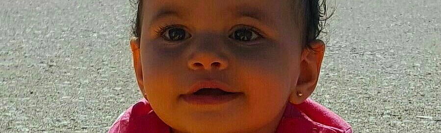 Fatima-zahra participe au concours pour gagner de l'argent avec cette photo : child, emotion, eye, face, facial_expression, girl, head, human_body, infant, laughter, mouth, nose, organ, person, skin, smile, toddler