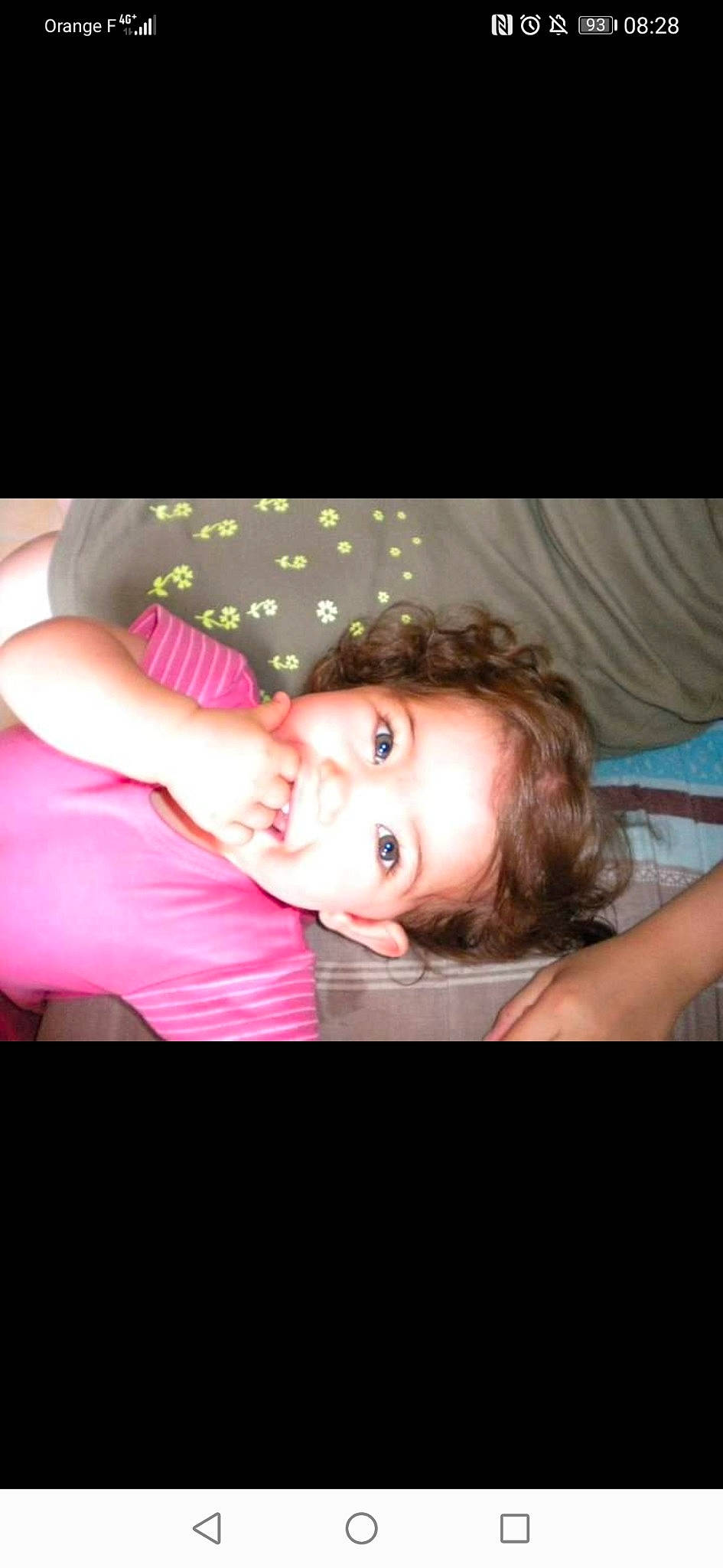 Amélys a rejoint le concours — aidez-le/la à gagner de superbes lots ! baby, baby_toddler_clothing, cheek, eyelash, linens, lip, love, neck, organ, person, polka_dot, skin, throat