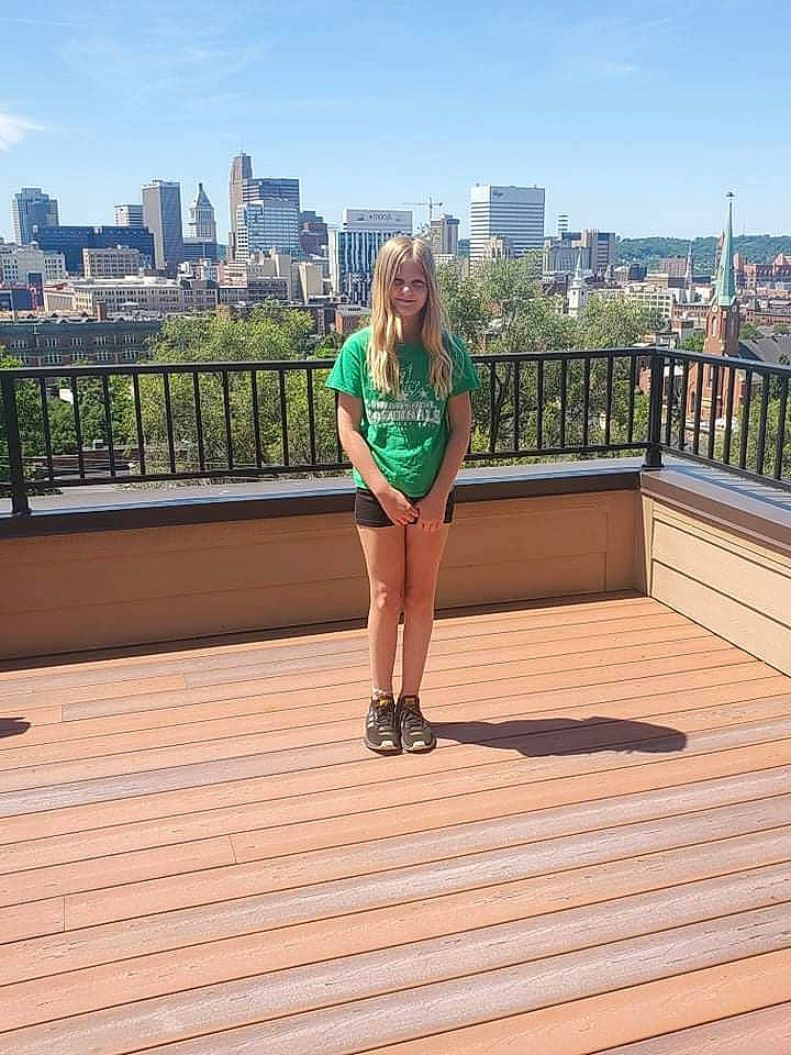 Miley is registered to the contest to win money with this photo: building, city, daytime, electric_blue, horizon, human_leg, infrastructure, joy, knee, leg, leisure, metal, person, real_estate, roof, sky, snapshot, street_fashion, thigh, tower_block