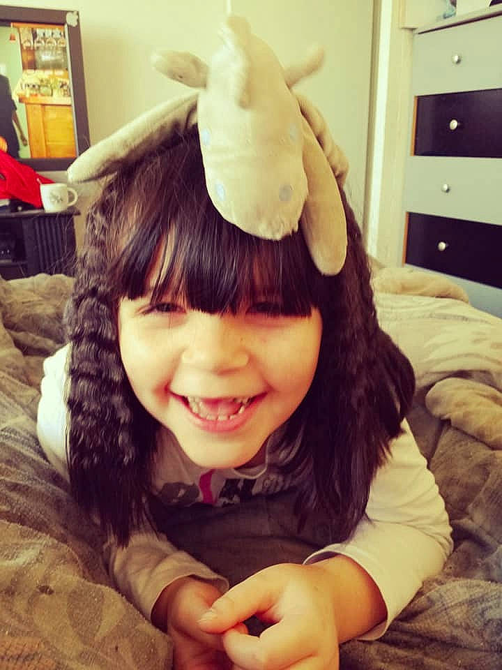 Lylou a rejoint le concours — aidez-le/la à gagner de superbes lots ! bangs, beauty, brown_hair, cheek, child, cool, ear, eye, face, facial_expression, hair, hairstyle, head, joy, lip, long_hair, nose, organ, person, skin