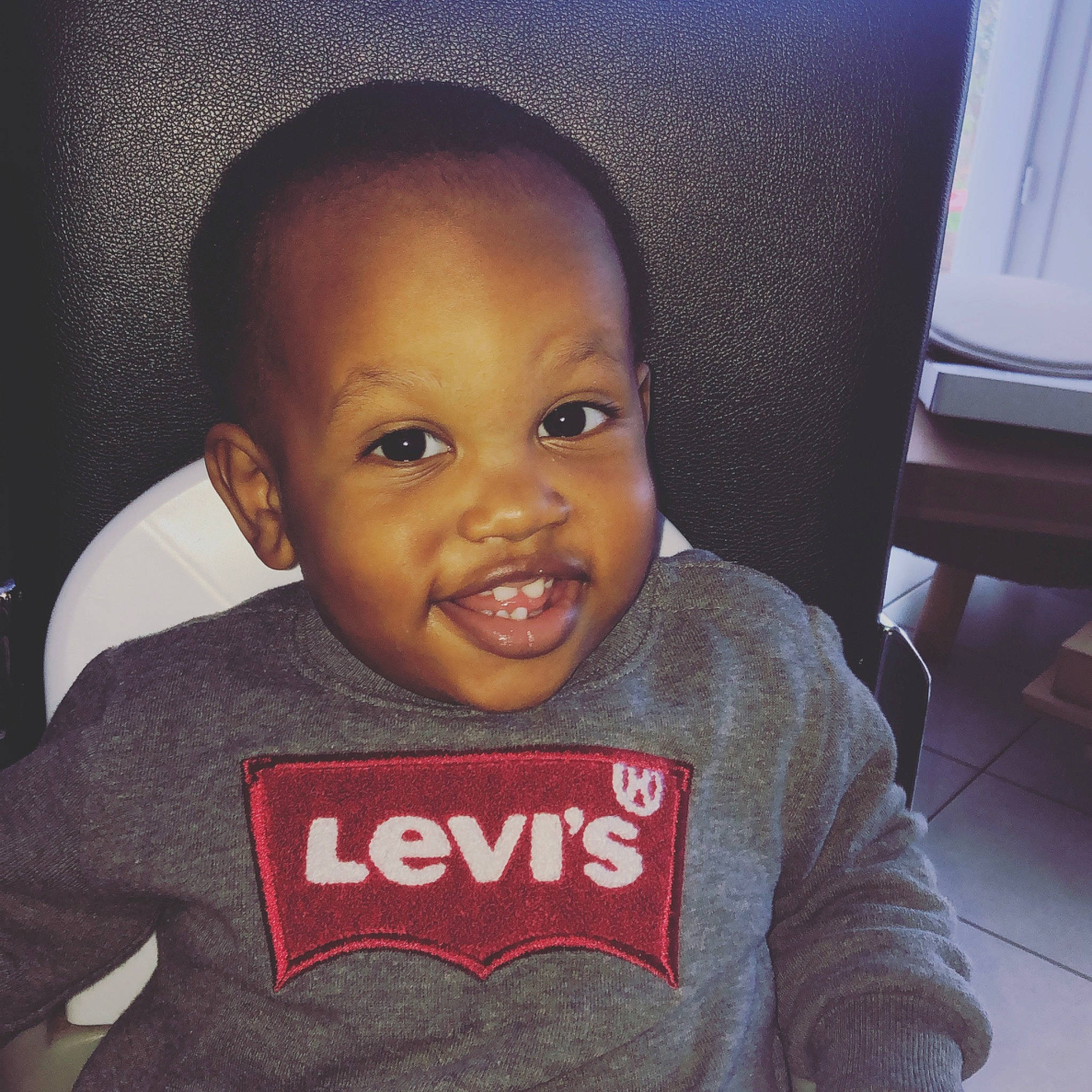 Zayden participe au concours pour gagner de l'argent avec cette photo : baby, cheek, child, chin, cool, eyebrow, face, facial_expression, forehead, hair, hairstyle, happy, head, lip, nose, people, person, skin, smile, t_shirt