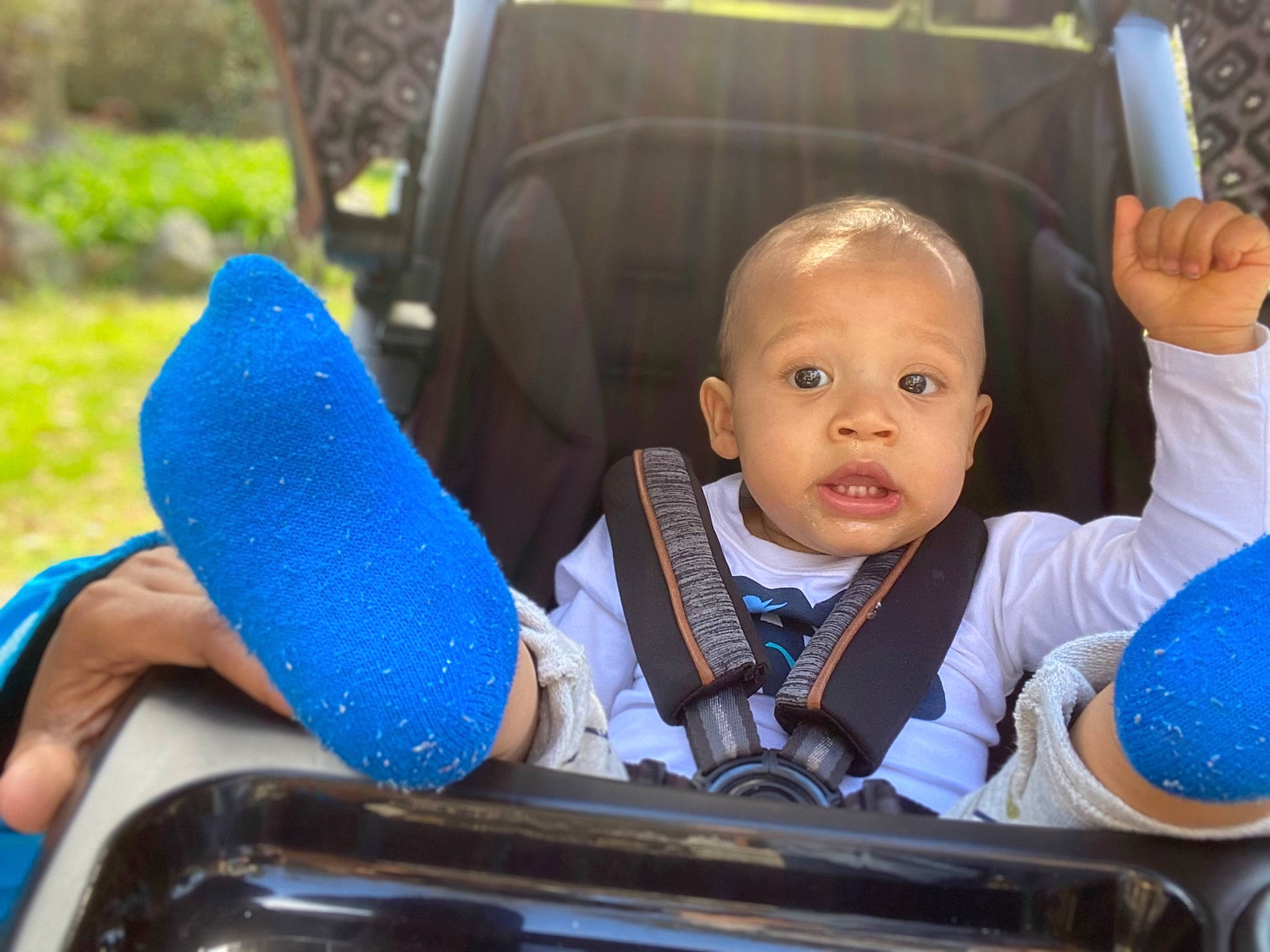 Armoni is registered to the contest to win money with this photo: baby, baby_carriage, baby_products, baby_toddler_clothing, car_seat, chair, child, comfort, electric_blue, facial_expression, fun, happy, human, leisure, person, plant, product, sitting, snapshot, toddler