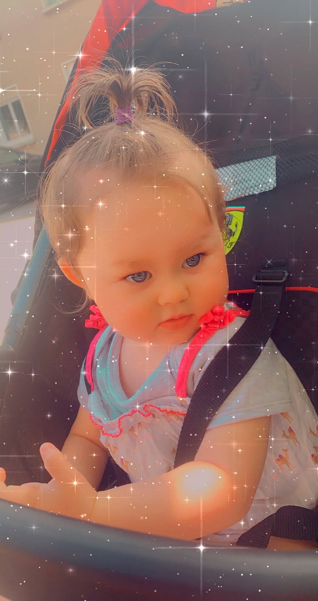 Gabrielle a rejoint le concours — aidez-le/la à gagner de superbes lots ! art, baby_toddler_clothing, bathing, carmine, cheek, child, doll, event, fun, happy, person, pink, plastic, sitting, space, toddler, toy