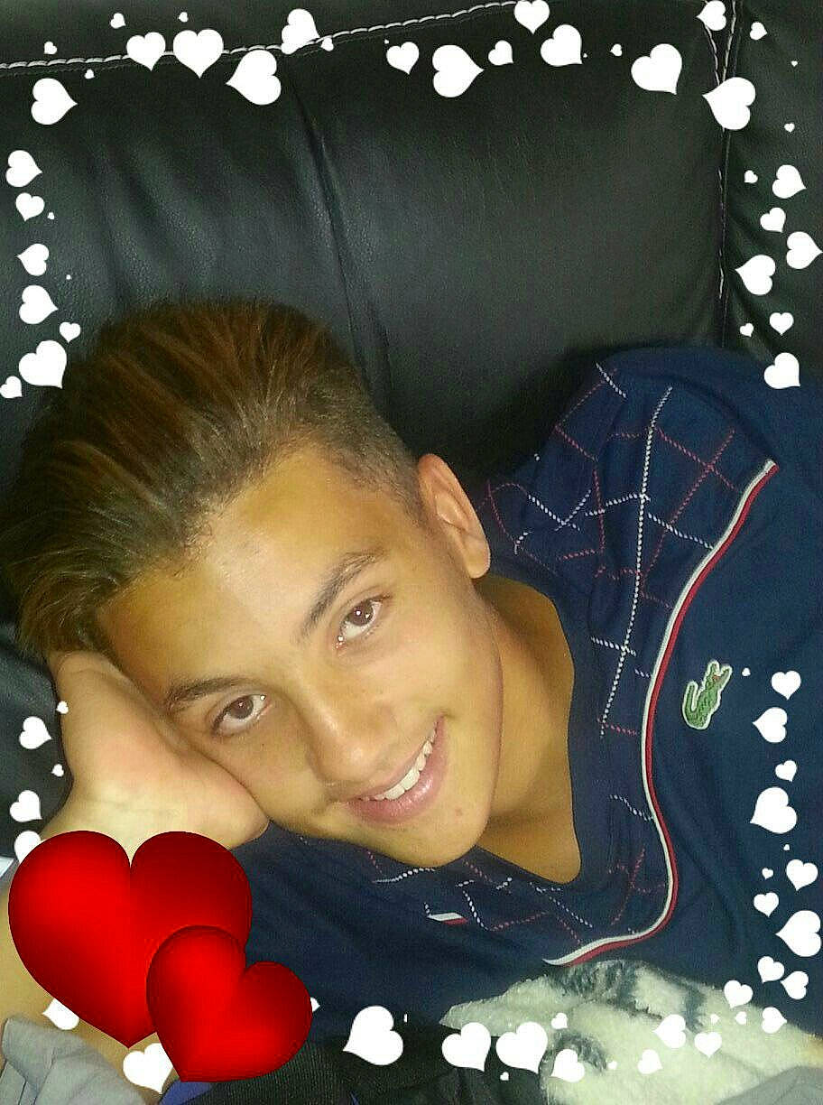 Kelyann a rejoint le concours — aidez-le/la à gagner de superbes lots ! black_hair, forehead, heart, joy, love, person, photography