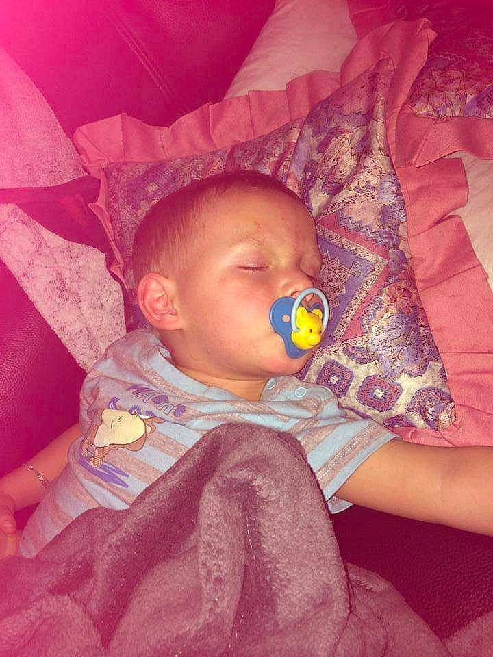 Dean a rejoint le concours — aidez-le/la à gagner de superbes lots ! baby, bedtime, cheek, child, eye, lip, mouth, nose, person, pink, skin, sleep, textile, toddler