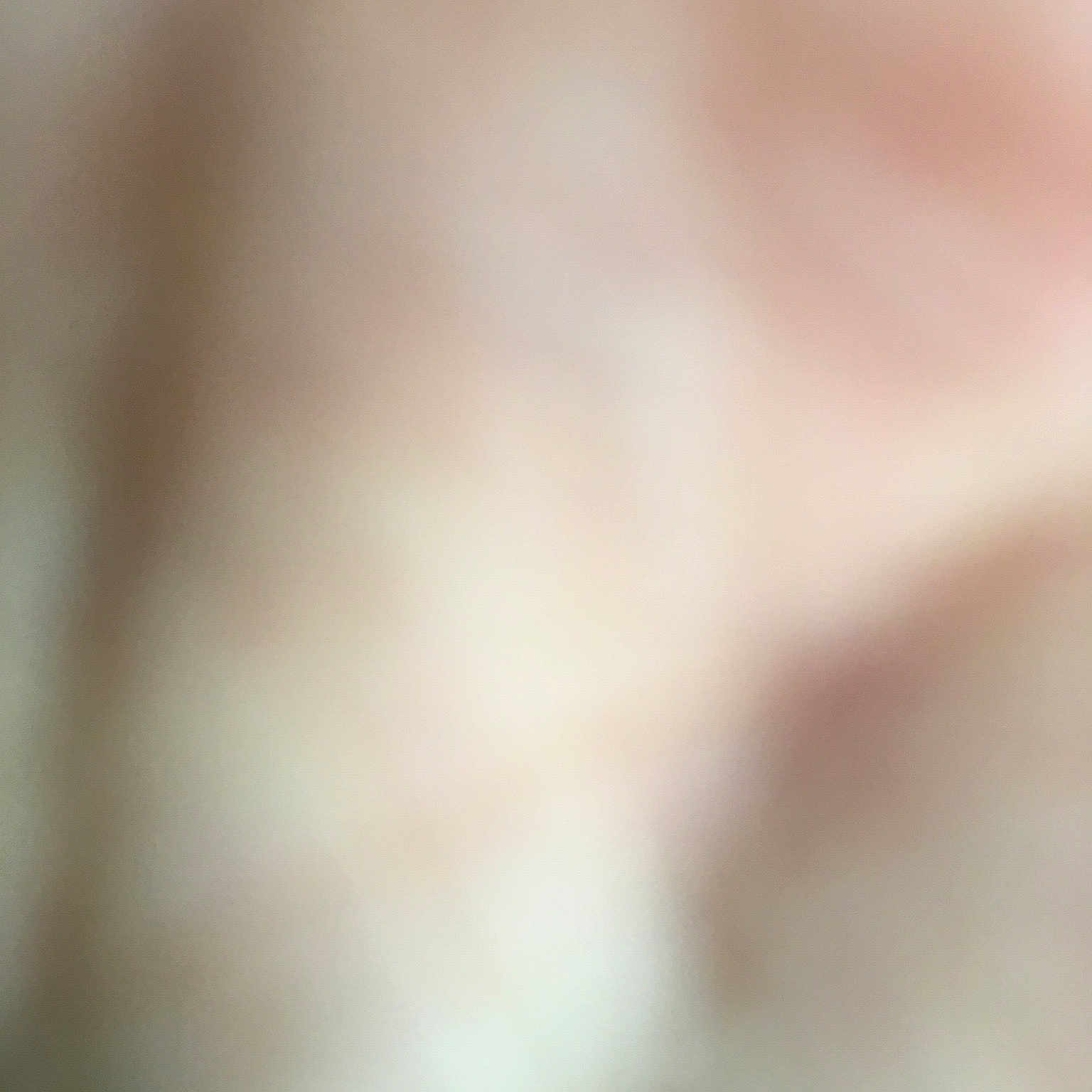 Lilya participe au concours pour gagner de l'argent avec cette photo : beige, brown, close_up, fur, hand, macro_photography, nose, photography, pink, skin, sky, textile, white