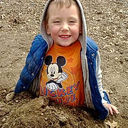 Ely is registered to the contest to win money with this photo: