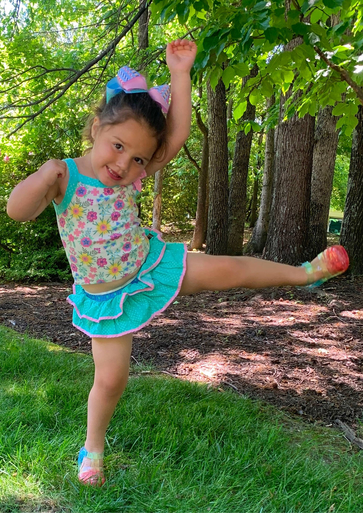 Violaleigh is registered to the contest to win money with this photo: baby_toddler_clothing, electric_blue, fun, grass, green, happy, joy, lawn, leaf, leisure, nature, people_in_nature, person, plant, recreation, smile, sunlight, t_shirt, terrestrial_plant, toddler