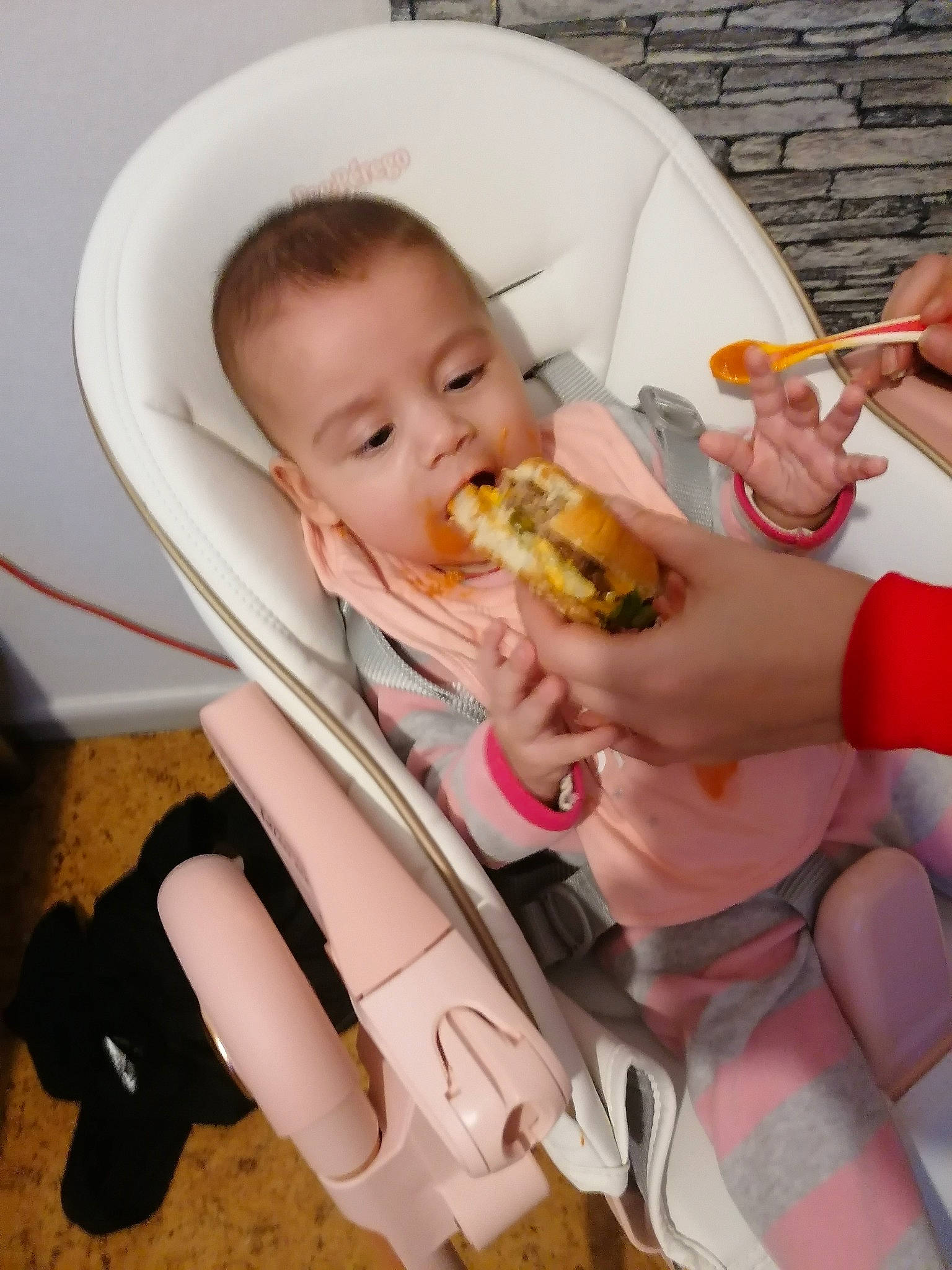 Zeneli participe au concours pour gagner de l'argent avec cette photo : baby, baby_products, baby_toddler_clothing, chair, child, comfort, cuisine, drinking, finger, food, food_craving, fun, hand, junk_food, mouth, nail, orange, person, tableware, toddler