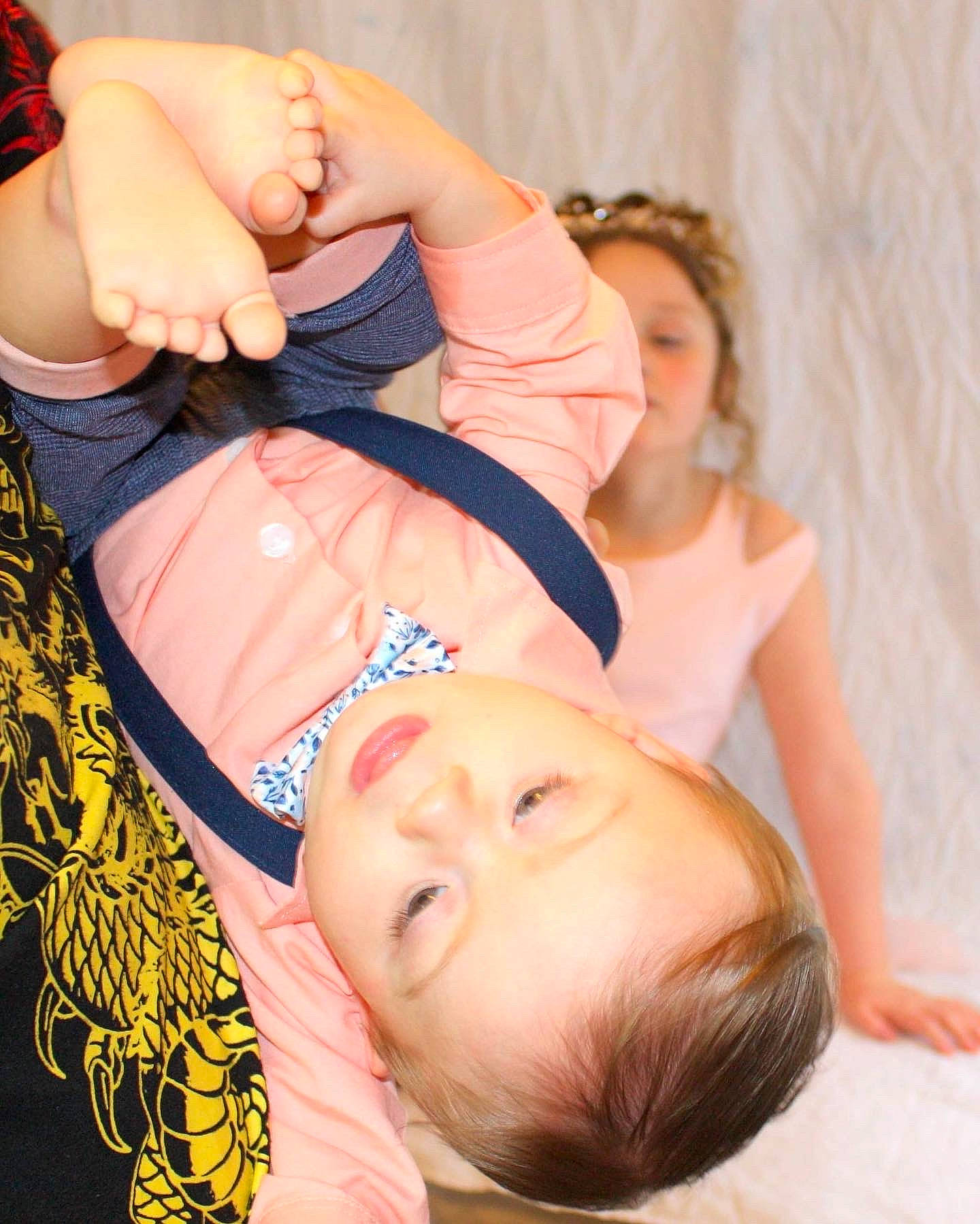 Thomas is registered to the contest to win money with this photo: abdomen, arm, chest, child, comfort, elbow, event, finger, fun, gesture, hand, happy, jewellery, joint, muscle, orange, person, stomach, thumb, trunk