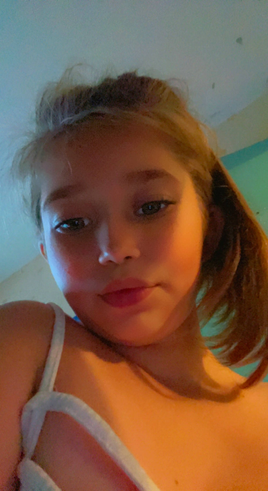 Nolwenn a rejoint le concours — aidez-le/la à gagner de superbes lots ! active_tank, cheek, chin, ear, eye, eyebrow, eyelash, face, flash_photography, hair, head, iris, jaw, lip, mouth, muscle, neck, nose, person, shoulder