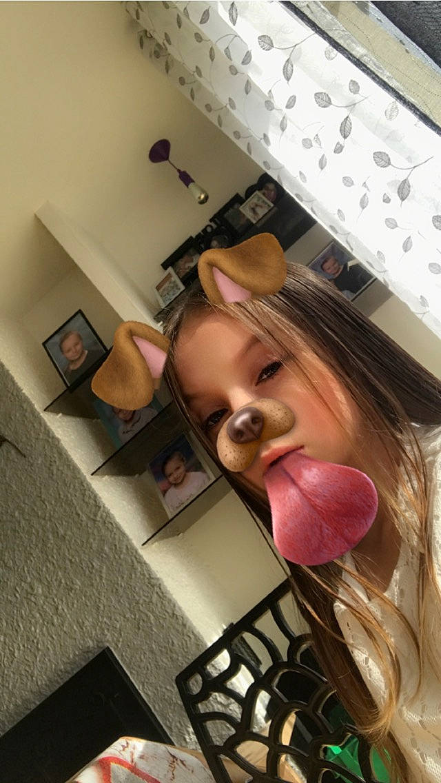 Ashley participe au concours pour gagner de l'argent avec cette photo : cheek, lip, mouth, nose, person, photography, selfie