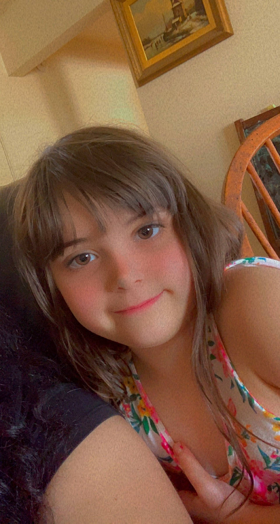 Maricel is registered to the contest to win money with this photo: bangs, black_hair, brown_hair, chin, eyebrow, eyelash, forehead, fun, happy, human_leg, iris, jaw, joy, layered_hair, lip, long_hair, mouth, neck, nose, person