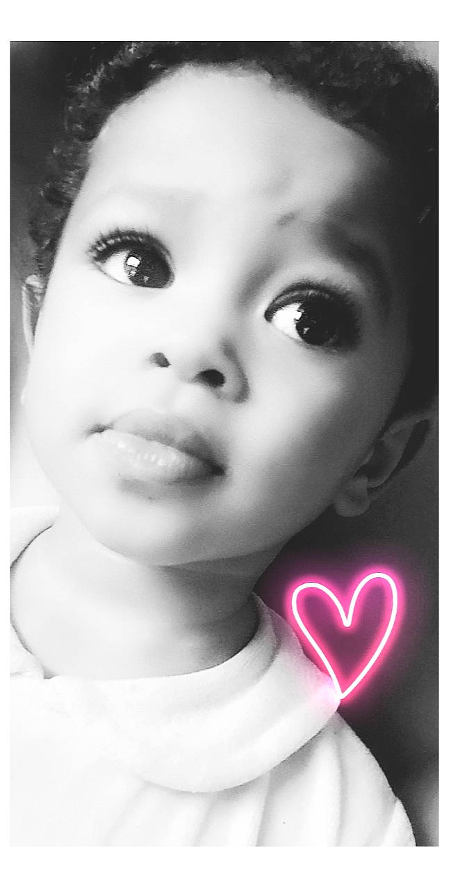 Ismaël a rejoint le concours — aidez-le/la à gagner de superbes lots ! baby, black_and_white, cheek, eye, eyebrow, eyelash, flash_photography, happy, human, iris, jaw, lip, mouth, no_expression, nose, organ, person, skin, style, toddler