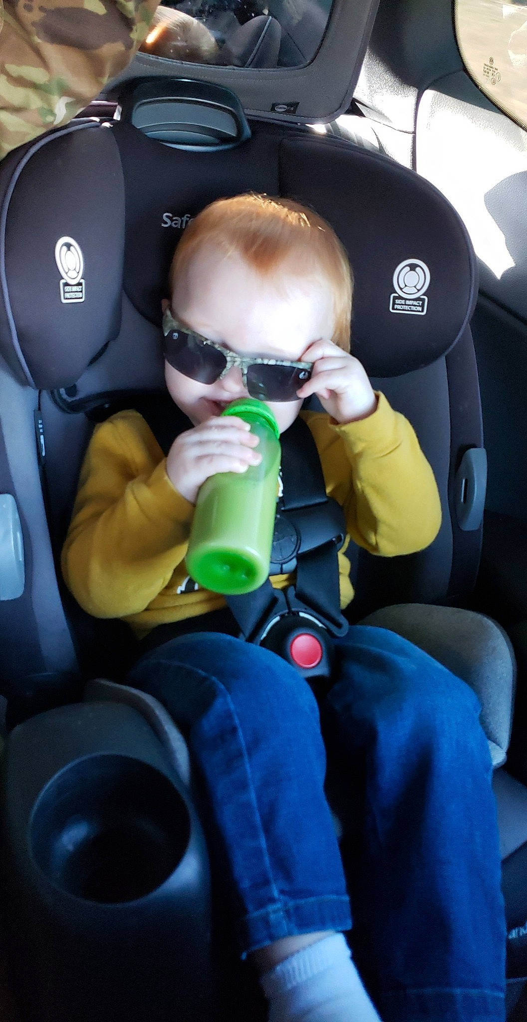 Blayze is registered to the contest to win money with this photo: auto_part, automotive_design, baby, baby_products, car_seat, car_seat_cover, child, comfort, eyewear, fun, goggles, head_restraint, person, personal_protective_equipment, plastic, product, seat_belt, service, sitting, toddler