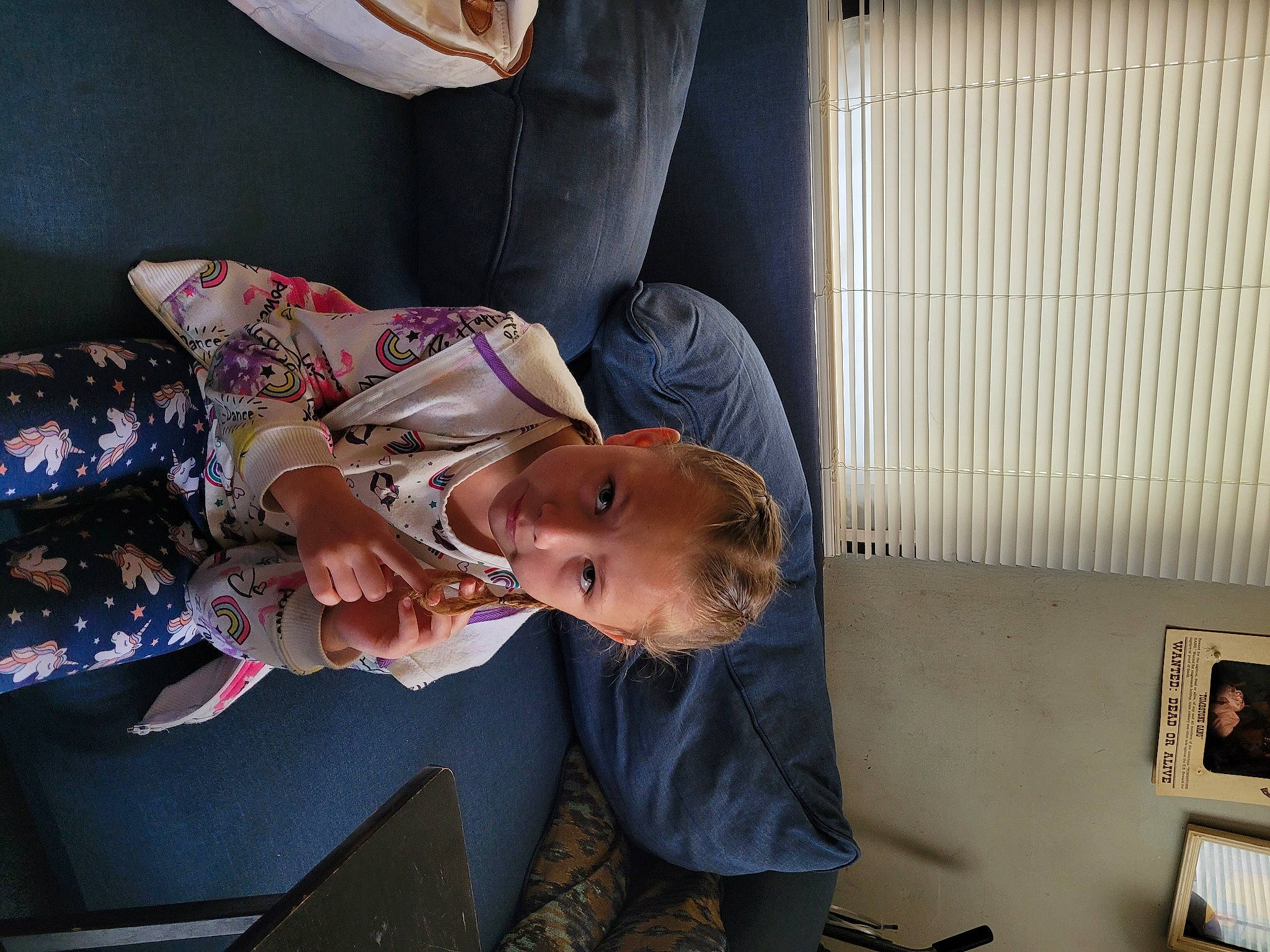 Jerzey is registered to the contest to win money with this photo: child, comfort, elbow, eyewear, flesh, fun, hat, human_leg, knee, lap, nap, person, picture_frame, room, sitting, sunglasses, thigh, toddler, vacation, window_blind