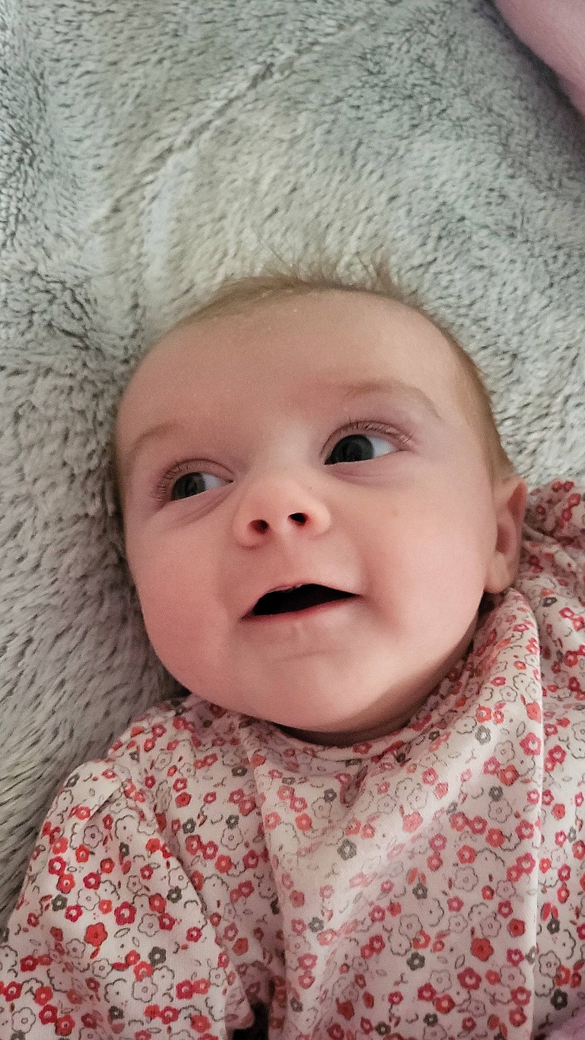 Lucia participe au concours pour gagner de l'argent avec cette photo : baby, baby_toddler_clothing, cheek, chin, close_up, eye, eyebrow, eyelash, face, happy, head, iris, lip, nose, person, pink, skin, sleeve, smile, textile