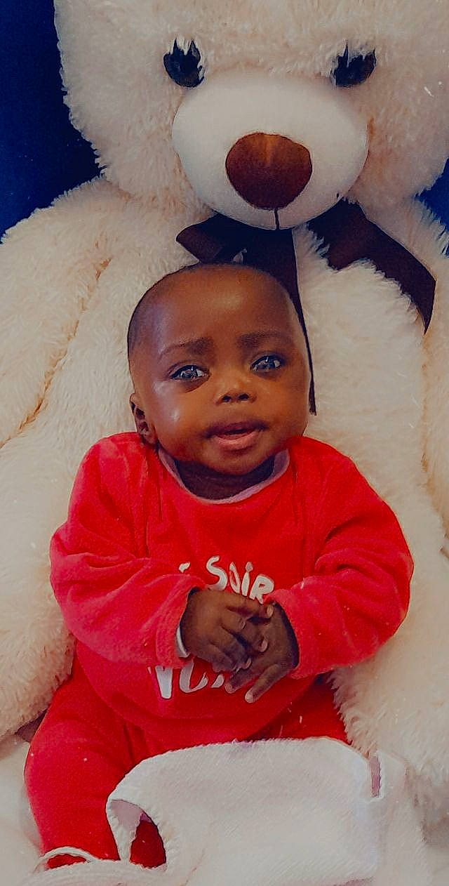 Khadijatou a rejoint le concours — aidez-le/la à gagner de superbes lots ! baby_toddler_clothing, cheek, chin, eye, eyelash, facial_expression, hairstyle, happy, head, human, human_body, lip, mouth, nose, organ, person, product, skin, sleeve, textile