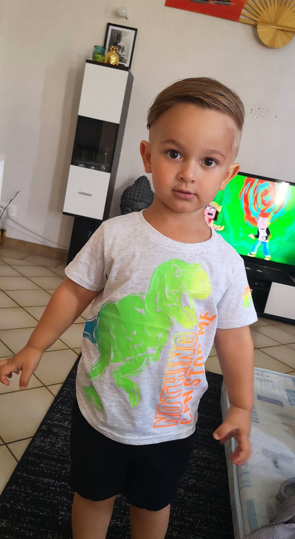 Lowen a rejoint le concours — aidez-le/la à gagner de superbes lots ! child, person, play, shoulder, t_shirt, toddler, top