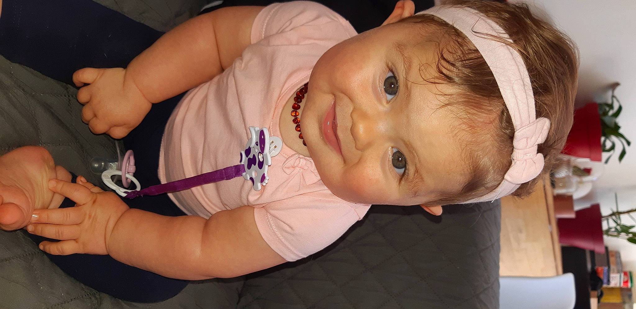 Melinda participe au concours pour gagner de l'argent avec cette photo : baby, cheek, child, ear, head, headband, headgear, mouth, nose, person, toddler