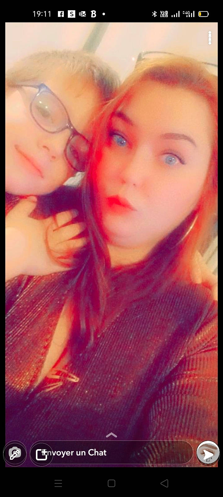 Marvin participe au concours pour gagner de l'argent avec cette photo : black_hair, cheek, cool, ear, eyebrow, eyelash, eyewear, flash_photography, forehead, gesture, happy, iris, jaw, lip, lipstick, mouth, nose, orange, organ, person