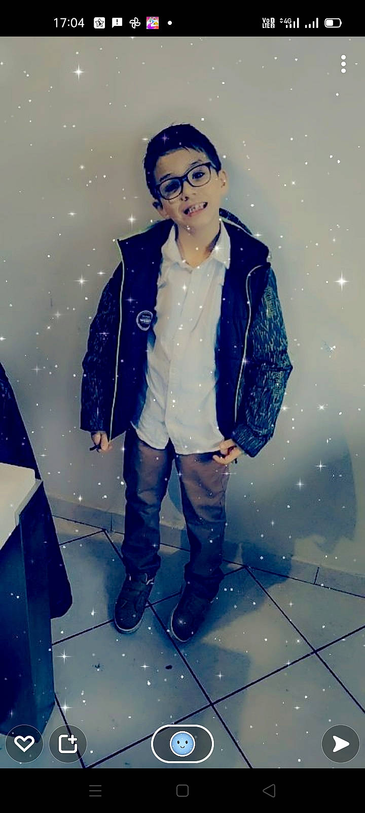 Marvin participe au concours pour gagner de l'argent avec cette photo : black_hair, blazer, cool, denim, electric_blue, eyewear, fashion_design, fashion_model, flash_photography, formal_wear, fun, headgear, human, jacket, person, sleeve, snow, standing, street_fashion, sunglasses