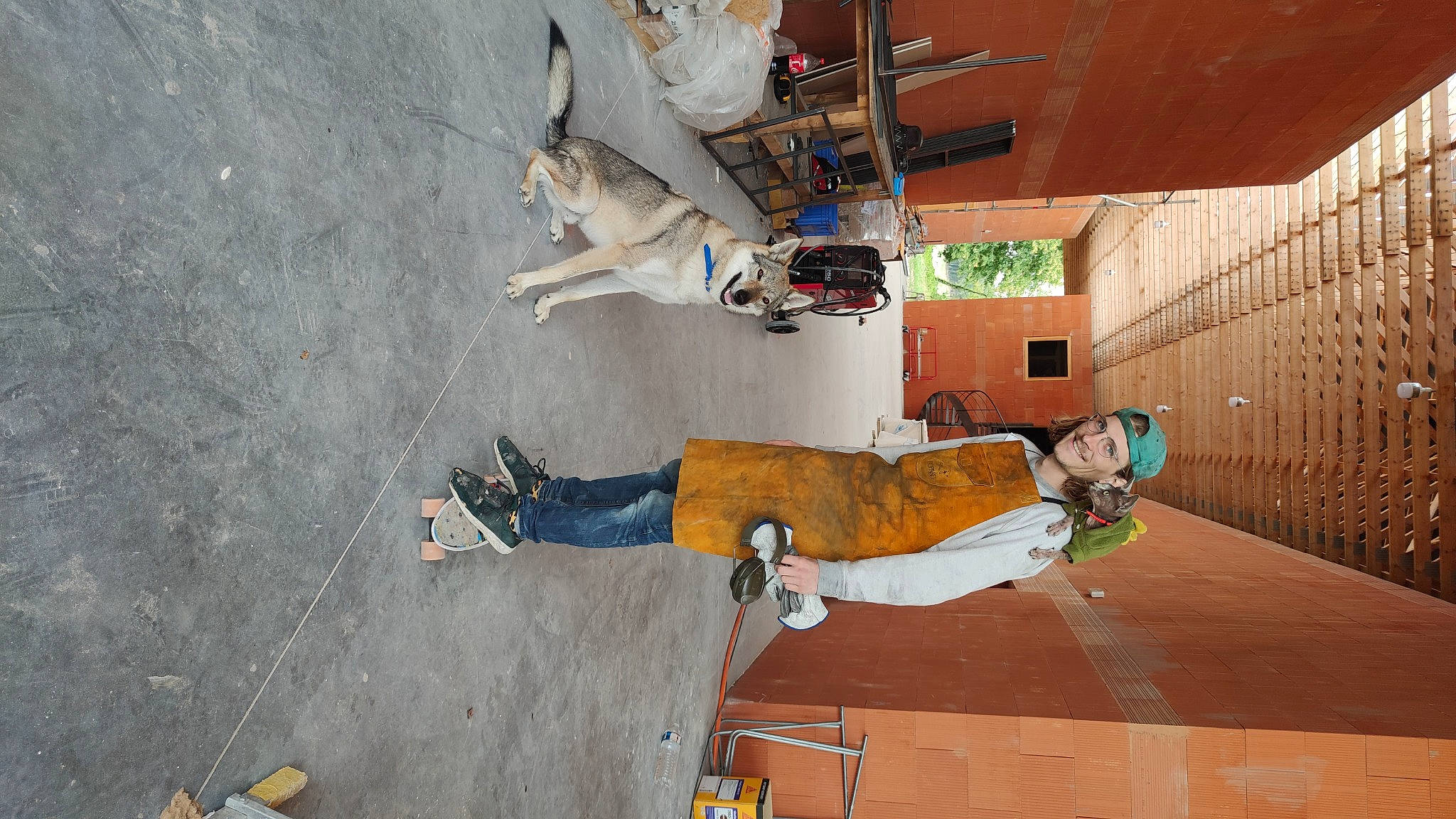 Soukie a rejoint le concours — aidez-le/la à gagner de superbes lots ! adventure, boot, climbing, climbing_harness, concrete, extreme_sport, floor, flooring, fun, hardwood, leisure, machine, outdoor_shoe, recreation, rock_climbing_equipment, room, sport_climbing, walking_shoe, wood