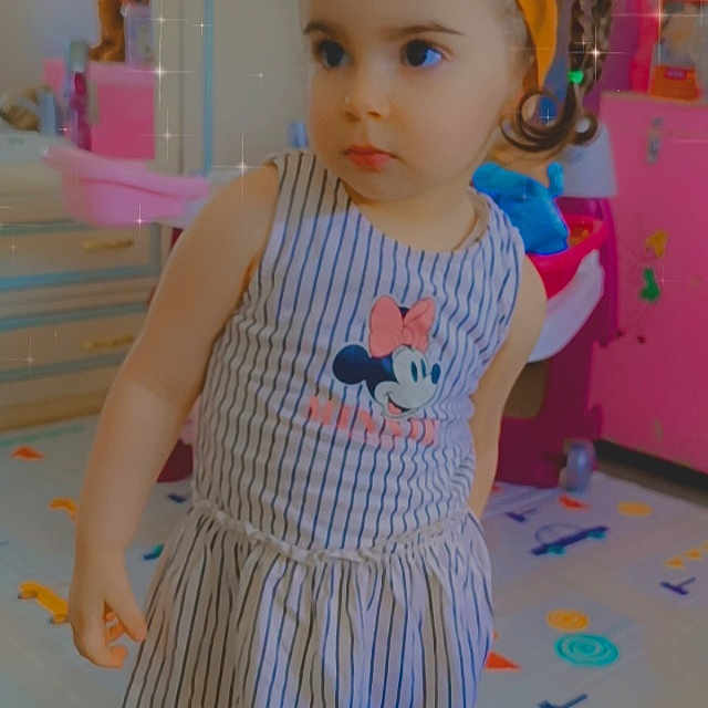 Liyah a rejoint le concours — aidez-le/la à gagner de superbes lots ! baby_toddler_clothing, child, day_dress, face, fashion_design, fun, head, one_piece_garment, pattern, pink, play, product, room, skin, sleeve, t_shirt, textile, thigh, toddler, waist