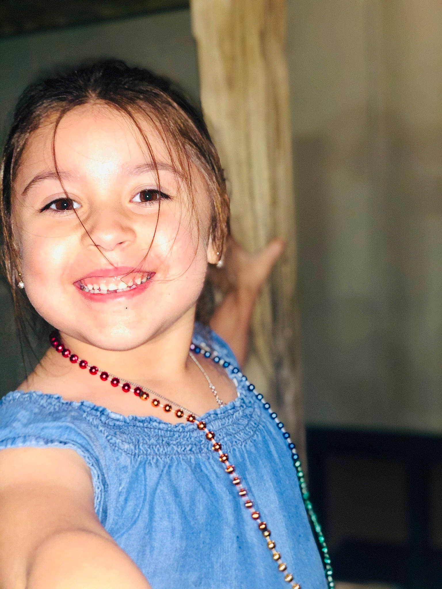 Mirabelle is registered to the contest to win money with this photo: black_hair, cheek, chin, eye, eyebrow, eyelash, facial_expression, flash_photography, hair, happy, head, human_body, iris, joy, lip, neck, nose, person, shoulder, skin