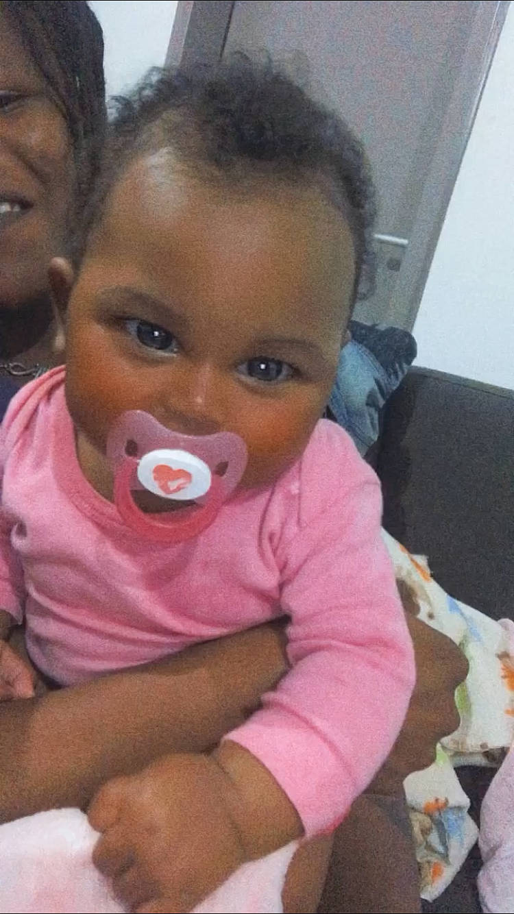 Yumee participe au concours pour gagner de l'argent avec cette photo : baby, baby_toddler_clothing, cheek, chin, ear, eye, eyebrow, eyelash, forehead, hair, happy, head, iris, lip, mouth, nose, person, product, skin, sleeve