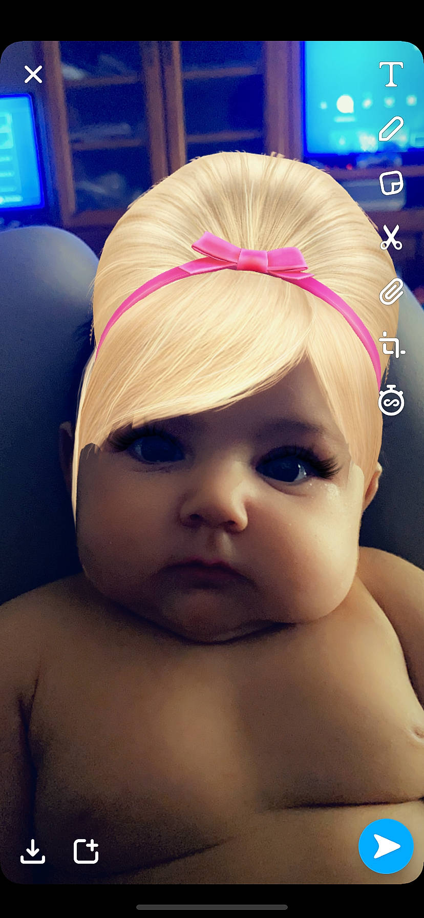 Maëlle participe au concours pour gagner de l'argent avec cette photo : baby, cheek, child, ear, eye, eyebrow, eyelash, face, fashion_accessory, forehead, hair, hair_accessory, head, headband, headgear, headwear, lip, mouth, person, pink