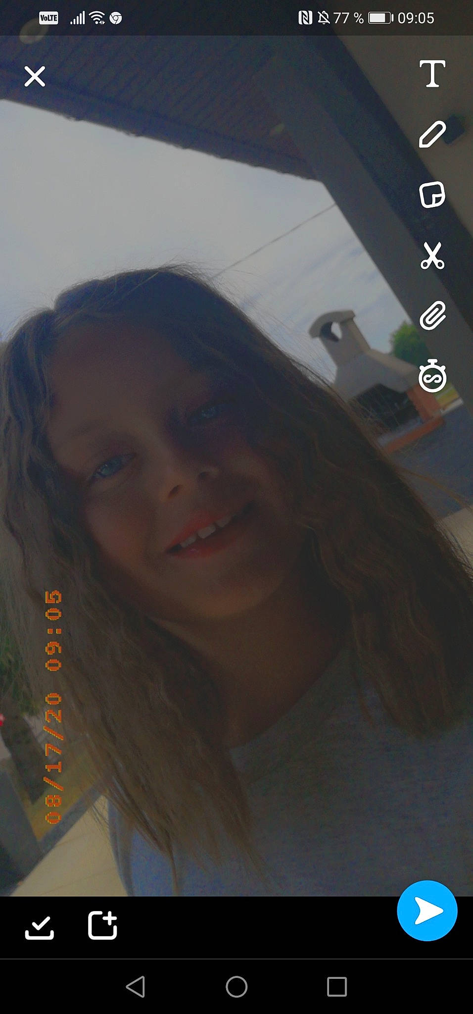 Lina participe au concours pour gagner de l'argent avec cette photo : beauty, black_hair, brown, brown_hair, chin, eyebrow, facial_expression, forehead, hairstyle, happy, jaw, joy, lip, long_hair, neck, organ, person, photograph, selfie, skin